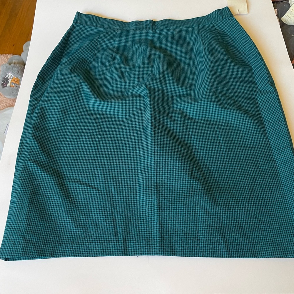 Rafferty: Plaid Mid-Pencil Skirt
